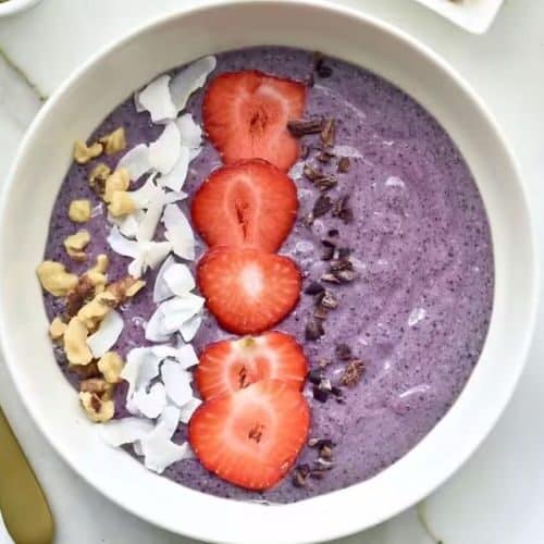 Berry Smoothie Bowl With Yogurt